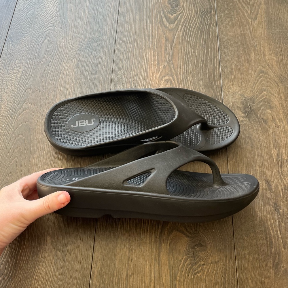 NWOT JBU Slide Sandals